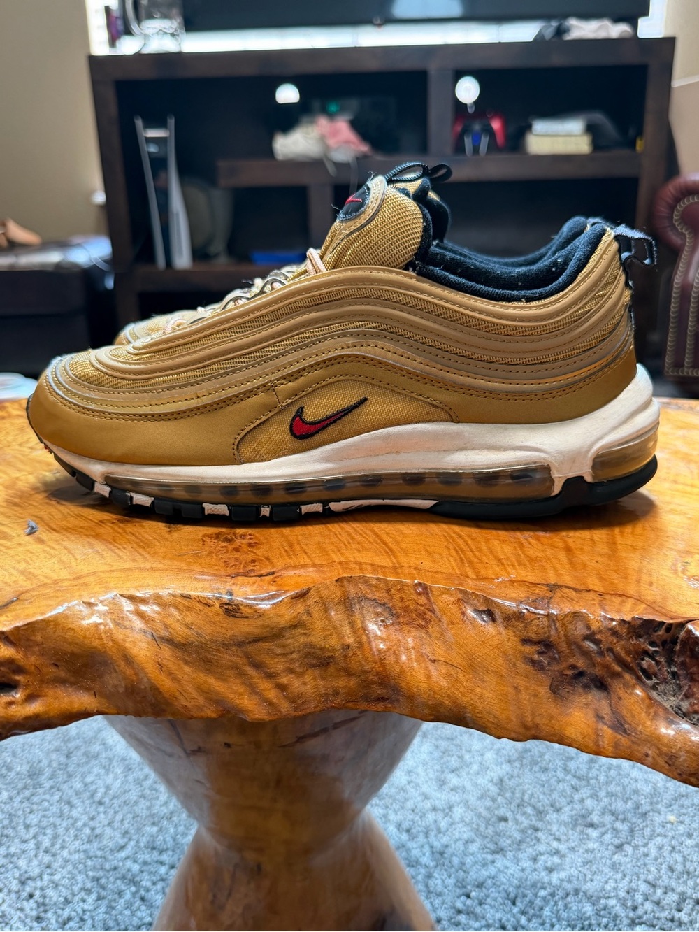 Nike Air Max 97 OG Gold Bullet DQ9131-700 Women 10.5 / Men 9 Metallic Gold Red